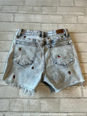 Judy Blue High-Rise Cherry Denim Shorts - light Wash Size Small 100% Cotton thumbnail 5