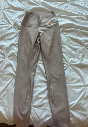 Alo Leggings thumbnail 1