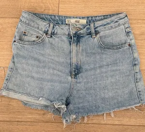 Top shop Light Blue Denim Mom Shorts thumbnail 1