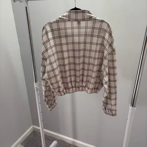 SHEIN Checkered Cream and Black Half-Zip Cropped Jacket thumbnail 6