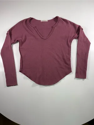 Free People Long Sleeve V‑Neck Knit Top in Plum/Mauve thumbnail 2