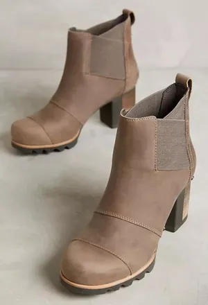Sorel Addington Heeled Chelsea Boots Tan Size 10 thumbnail 1