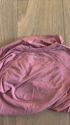 Old Navy Activewear Top thumbnail 2