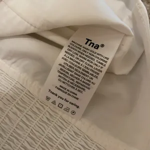 Aritzia Sunday Best white crop top size med NWOT #105 thumbnail 6
