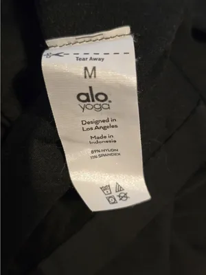 ALO Yoga Black Long Sleeve Hoodie Pullover thumbnail 7