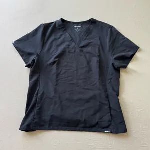 Jaanuu Carte Slim 2-Pocket Scrub Top thumbnail 5