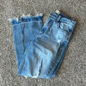 Abercrombie High Rise Mom Jean thumbnail 1