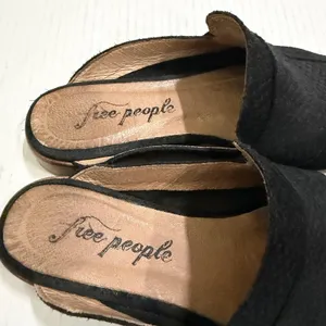 Free People At Ease Slide Shoes Womens Size 6 36 Black Suede Square Toe Mules thumbnail 2
