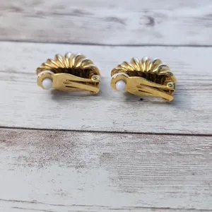 Vintage Clip On Earrings - Statement Ribbed Half Hoop Gold Tone Large thumbnail 8
