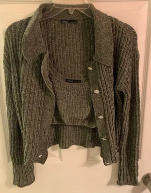 Lady’s sweater thumbnail 1