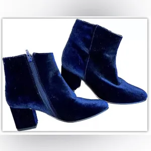 Steve Madden blue velvet booties thumbnail 10