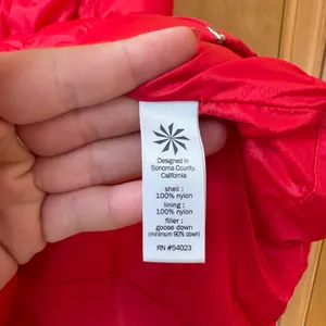 Athleta Puffer Vest Women Medium Red Down Filled Quilted Full Zip 138670-06 thumbnail 3