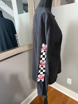 Vans black long-sleeve skater t-shirt checkered & rose graphics size XL. thumbnail 6