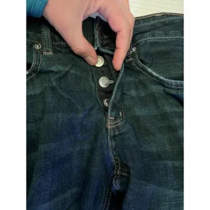American Eagle Outfitters Tomgirl Jeans Womens 4 Dark Wash Blue Distressed Denim thumbnail 10