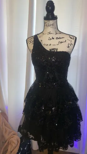 Stacees black dress thumbnail 1