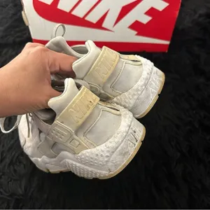 NIKE Huarache activewear lace up shoes sneakers women’s 8 thumbnail 4