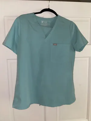 FIGS Scrub Top thumbnail 1