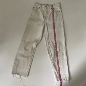 Zara Cream Wide Leg Jeans Size 4 High Rise Raw Hem Minimalist Denim thumbnail 6