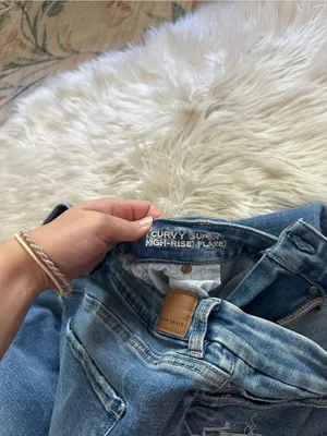 AMERICAN EAGLE Curvy Super High Rise Flare Jean thumbnail 6