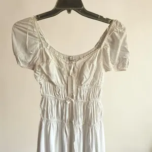 Moon River Smocked White Maxi Dress Size XS thumbnail 2