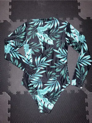 SHEIN Black One-Piece Rash Guard Swimsuit with Green Tropical Leaf Print thumbnail 8