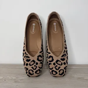 Vivaia Square-Toe V-Cut Flats Margot 2.0 Leopard Print size 40.5 thumbnail 11