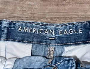 American Eagle Women’s Denim Paperbag Jean Mom Shorts Light Wash Size 4 thumbnail 3