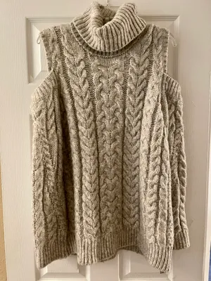 ZARA NWOT  SWEATER thumbnail 1