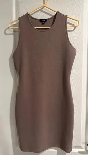 Women’s boutique dress size medium Brown thumbnail 1