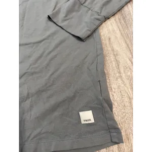 Vuori Womens Relaxed Long Sleeve Crewneck Top Charcoal Gray Size Large thumbnail 3