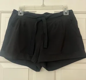 Lululemon Shorts thumbnail 1