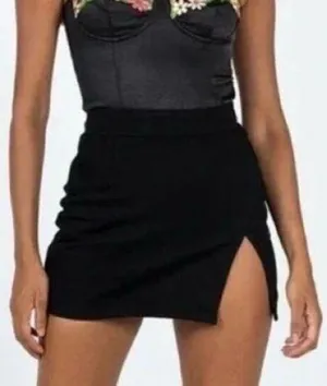 LIONESS Lola Black Denim Mini Skirt NEW Size 6 thumbnail 1