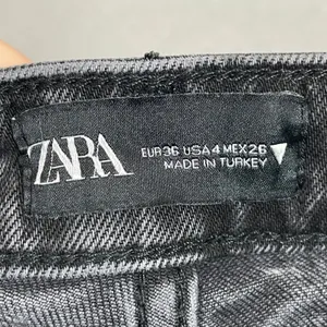 Zara Jeans Women Faded Black Size 4 High‎ Rise Denim Straight Slim Fit Classic thumbnail 3
