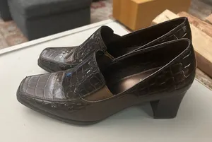 Life Stride Sophisticated Brown Crocodile Pattern Loafers 9 1/2 M thumbnail 1