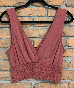 UO Urban Outfitters Crossover Smocked Cropped Lettuce Ruffle V-Neck Tank Red‎ L thumbnail 1