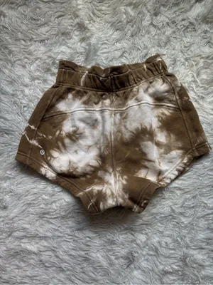 Lululemon Athletica Inner Glow Tie-Dye High-Waist Athletic Shorts Size 2 thumbnail 2