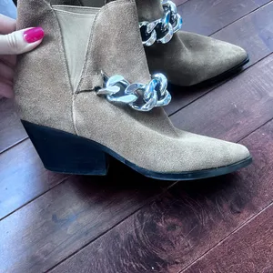 Marc Fisher LTD Henly Bootie. COGNAC SUEDE, Size 7 thumbnail 7