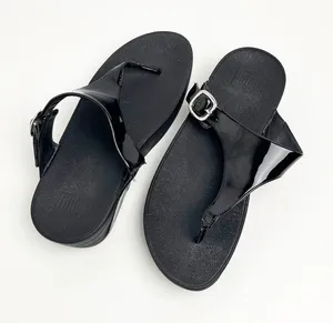 FIT FLOP Black Silver Buckle Thong Flip Flops 8 Beach Summer Spring thumbnail 1