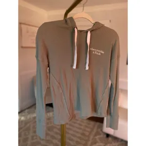 Abercrombie Waffle Knit Hoodie Pullover Minimalist Quiet Luxury Streetwear Y2K thumbnail 2