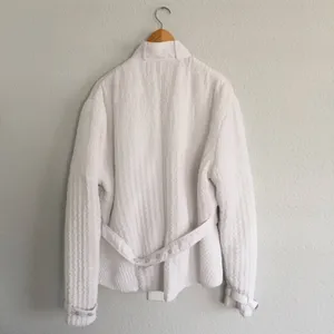 White Puffy Jacket Size L thumbnail 2