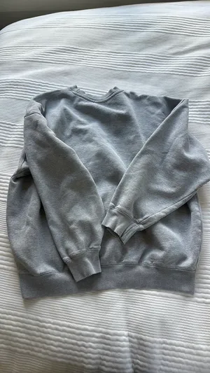 Brandy Melville Crewneck thumbnail 2