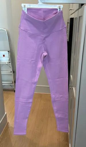 Alo yoga leggings thumbnail 1