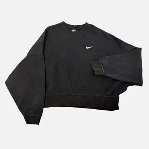 Nike Womens XXL Black Oversized Cropped Crewneck Sweatshirt Embroidered Swoosh thumbnail 3