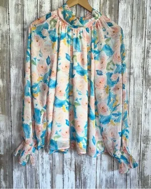 Entro Floral Blouse •Large thumbnail 1