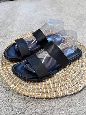 L.L. Bean Women’s Leather Sandals Slip On in Black 10 thumbnail 3