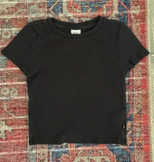 Aritzia TNA Short Sleeve Top thumbnail 1