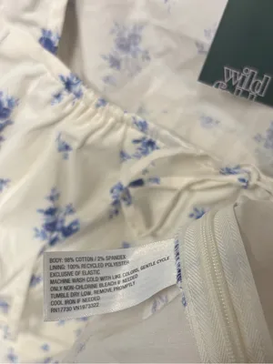 Wild fable white and blue floral top size XXL thumbnail 7