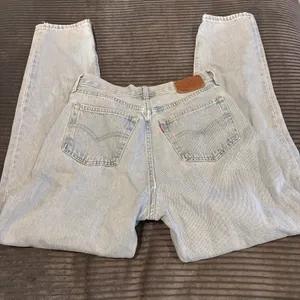 Levis Premium Big E 501 Original Fit Jeans Light Wash Denim Womens W27 L31 (30) thumbnail 13
