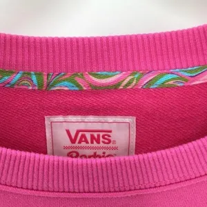 Vans x Barbie Rene Hot Pink Oversized Long Sleeve Crew Sweatshirt Large NEW thumbnail 7