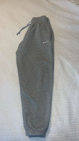 Nike Sweatpants thumbnail 2